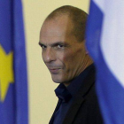 Yanis Varoufakis, entre la UE y Grecia.-Foto: AFP / MICHAEL SOHN