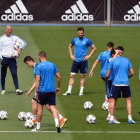 Los jugadores del Real Madrid, durante un entrenamiento-AFP / GERARD JULIEN