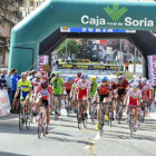 El premio ciclista San Saturio contó con 41 corredores. / ÁLVARO MARTÍNEZ-