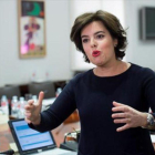 Soraya Sáenz de Santamaría, ayer, tras presidir la reunión de subsecretarios.-EFE / LUCA PIERGIOVANNI