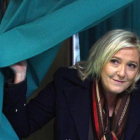 Marine Le Pen vota en Henin-Beaumont.-EFE