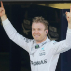 Nico Rosberg celebra su victoria en el Gran Premio de Rusia, en el circuito de Sochi.-REUTERS