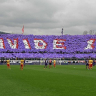 Mosaico en el Artemio Franchi de Florencia en recuerdo de Davide Astori.-AFP / CLAUDIO GIOVANNINI