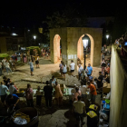 La AAVV de San Pedro reparte migas por las fiestas de San Lorenza - MARIO TEJEDOR (38)