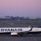 Un avión de Ryanair, modelo Boieng 737 como el incautado en el aeropuerto de Burdeos.-CLODAGH KILCOYNE