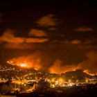 Los incendios en Nueva Zelanda ciguen creciendo y se acercan a zonas urbanas.-REUTERS