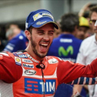 Andrea Dovizioso celebra su victoria en Malasia.-AFP / MOHD RASFAN