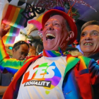 Celebración de partidarios del matrimonio homosexual tras conocer el resultado.-/ STEVEN SAPHORE / REUTERS