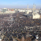 Manifestación en Grozni contra 'Charlie Hebdo'.-Foto: AP / MUSA SADULAYEV