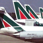 Aviones de Alitalia estacionados en el aeropuerto de Fiumicino, en Roma.-SCHIAVELLA