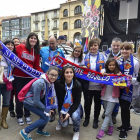Aficionados del Numancia y del Real Zaragoza durante el hermanamiento del pasado mes de abril.-DIEGO MAYOR