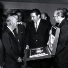 Encuentro entre Francisco Franco y Agustí Montal, presidente del FC Barcelona.-EL PERIÓDICO