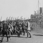 Tropas francesas llegan a Beirut tras las firma de los acuerdos Sykes-Picot.-