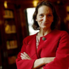 La cofundadora de Podemos, Carolina Bescansa, en la biblioteca del Congreso.-JOSÉ LUIS ROCA