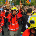 Bomberos de la Generalitat durante el paro del 3 de octubre.-/ RICARD CUGAT