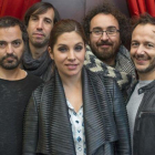 La Oreja de Van Gogh durante su visita a Barcelona para la presentación de 'Planeta imaginario'-FERRAN SENDRA