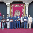 Salvador Arpa, Guzmán Gómez, Fernando Recio, Miguel Castañeda, Marta Bermeo, Jesús Julio Carnero, Nacho Gallego, Pilar Vicente, Roberto Gris, Teresa López, Javier Prieto y Héctor Gallego ayer, en el vallisoletano Palacio de Pimentel.-ICAL