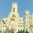 La fachada del edificio del Ayuntamiento de Madrid en la que ondea la bandera de España.-TWITTER