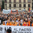 Pensionistas en la plaza de la Catedral de Barcelona, que han secundado la convocatoria de la Coordinadora de Pensionistas en Defensa del Sistema Público de Pensiones.-DANNY CAMINAL
