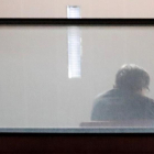 Fotografía del president de la Generalitat cesado, Carles Puigdemont, tomando declaración en Bruselas.-YVES HERMAN