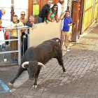 Un momento del último encierro de las fiestas de Cuéllar.-ICAL