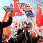 Miembros de la comunidad china se manifiestana en Madrid.-