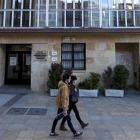 Edificio de los servicios sociales municipales, en la plaza Mayor.-HDS