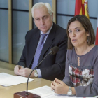 La consejera de Familia e Igualdad de Oportunidades, Milagros Marcos, firma con el presidente del Tribunal Superior de Justicia de Castilla y León, José Luis Concepción, un convenio para el desarrollo del modelo 'Objetivo Violencia Cero'-Ical