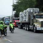 La ayuda humanitaria para Venezuela se sigue acumulando en los países vecinos.-REUTERS