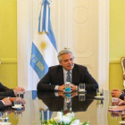 El presidente de Argentina, Alberto Fernández con parte de su gabinete.-EFE