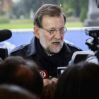 El presidente del Gobierno, Mariano Rajoy, atiende a los medios, este jueves en Bruselas.-EFE / STEPHANIE LECOCQ