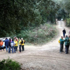 Grupos de voluntarios buscando a Jordi.-JOAN CASTRO / ICONNA