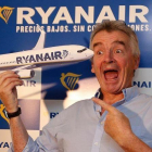 El presidente de la compañía Ryanair, Michael OLeary, al inicio de la rueda de prensa.-DAVID CASTRO
