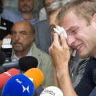 Schwazer, llorando en Bolzano en una rueda de prensa anterior sobre dopaje.-AP / OTHMARC SEEHAUSER