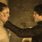 Sansa Stark (Sophie Turner) y Ramsay Bolton (Iwan Rheon).-Foto: HBO
