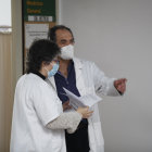 Personal sanitario en una instalación soriana. MARIO TEJEDOR
