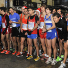 Los corredores antes de tomar la salida en la plaza Mayor. / D. Mayor-