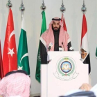 Mohamed Bin Salman, heredero al trono saudí, durante la conferencia de prensa celebrada en Riad en la que ha anunciado la creación de una coalición para combatir el terrorismo.-REUTERS