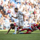 El madridista Hazard define en el segundo gol ante el Granada.-AP