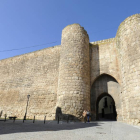 La Puerta de Herreros, uno de los elementos más reconocibles de la muralla de Almazán.-VALENTÍN GUISANDE