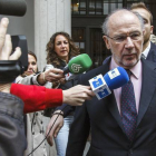 Rodrigo Rato sale de su domicilio para acudir a declarar, el pasado 21 de abril.-JUAN MANUEL PRATS