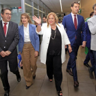 Yolanda de Gregorio llega acompañada de Jesús Peregrina, los consejeros de Educación y Presidencia y el alcalde de Soria.-Mario Tejedor