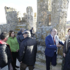 Responsables institucionales en la visita al castillo de Berlanga ayer-L.A.T.