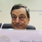 Mario Draghi durante la rueda de prensa.-Foto:   KATIA CHRISTODOULOU / EFE