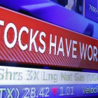 Una pantalla de Wall Street recoge la mala jornada registrada el lunes.-