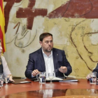Munté, Junqueras y Puigdemont, este martes, en la reunión del Consell Executiu.-FERRAN SENDRA