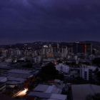 Un apagón masivo en Venezuela deja a oscuras la capital, Caracas.-AFP