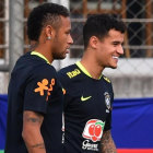 Neymar y Coutinho, en el entrenamiento de la selección brasileña en Porto Alegre.-AFP / NELSON ALMEIDA