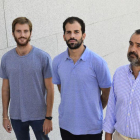 De izquierda a derecha, Antonio Espinosa, Pablo Urbano y Luis de Sande, los fundadores de Auara.-EL PERIÓDICO