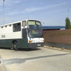 Autobús de la Guardia Civil destinado al transporte de presos-ROGELIO ALLEPUZ